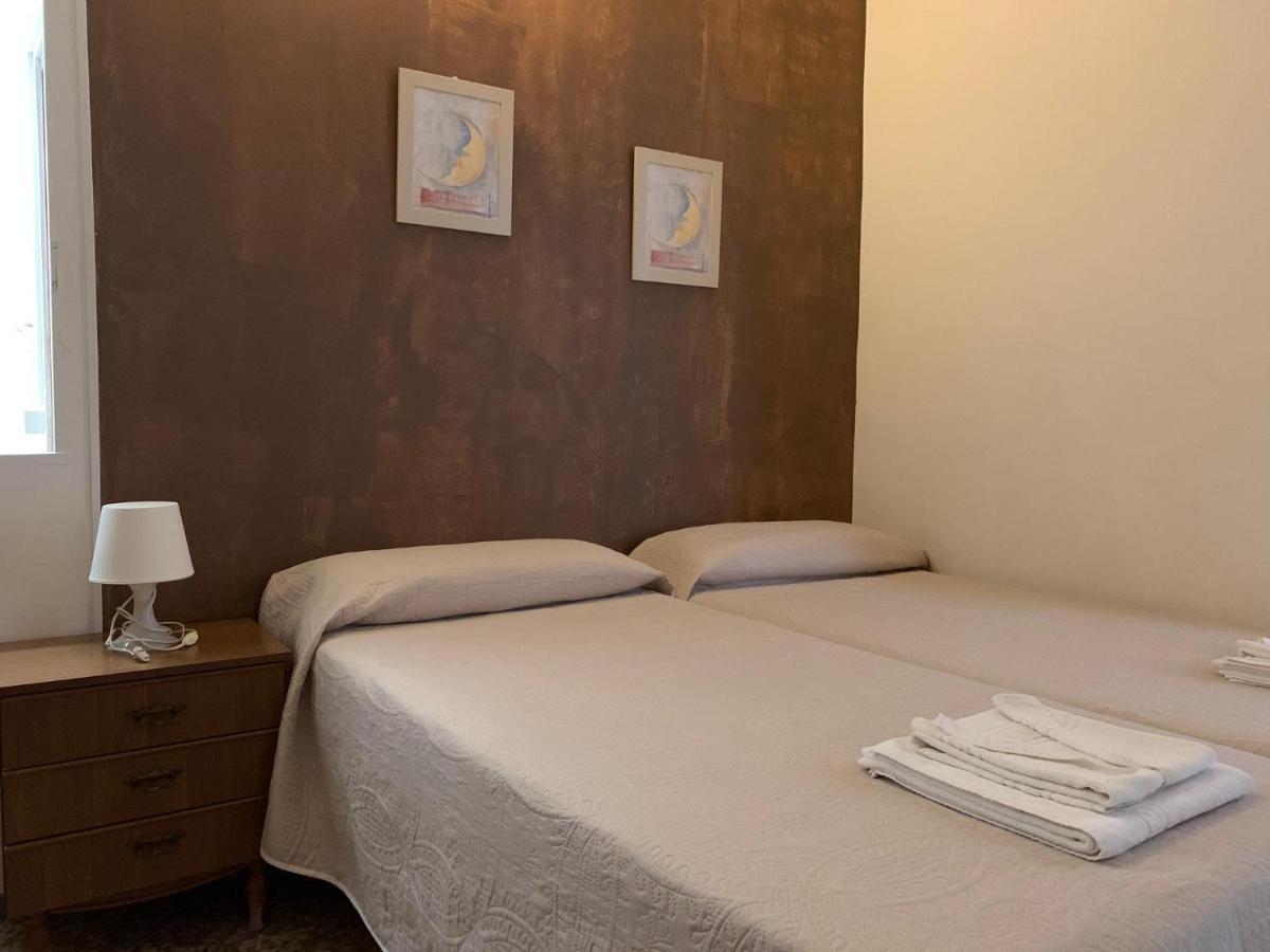 Apartamentos Dominguez Калера Экстерьер фото